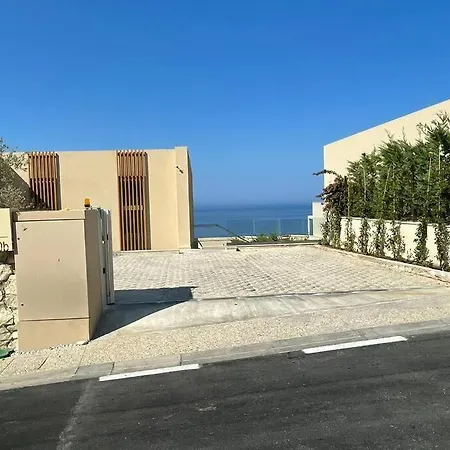 Amazing With Private Pool In Green Coast Palasë