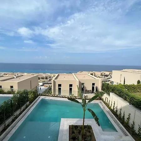Amazing With Private Pool In Green Coast Villa